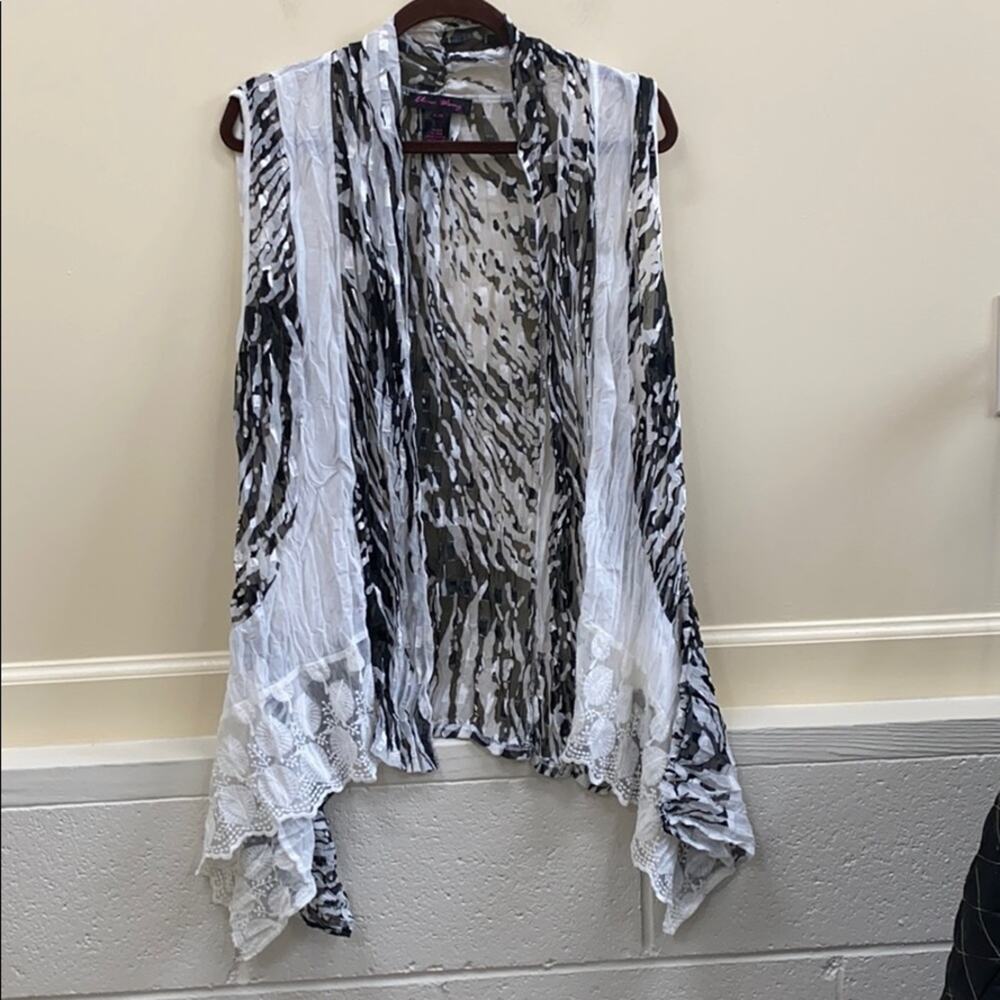 Elena Wang XL sleeveless flowy kimono top